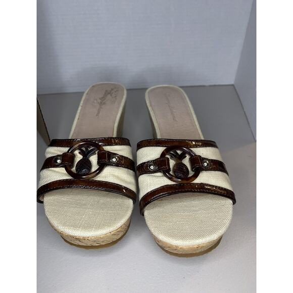 Tommy Bahama Womens 9 Tan pineapple Wedge Sandal Beige Brown Cork Beach Vacation - Picture 10 of 10